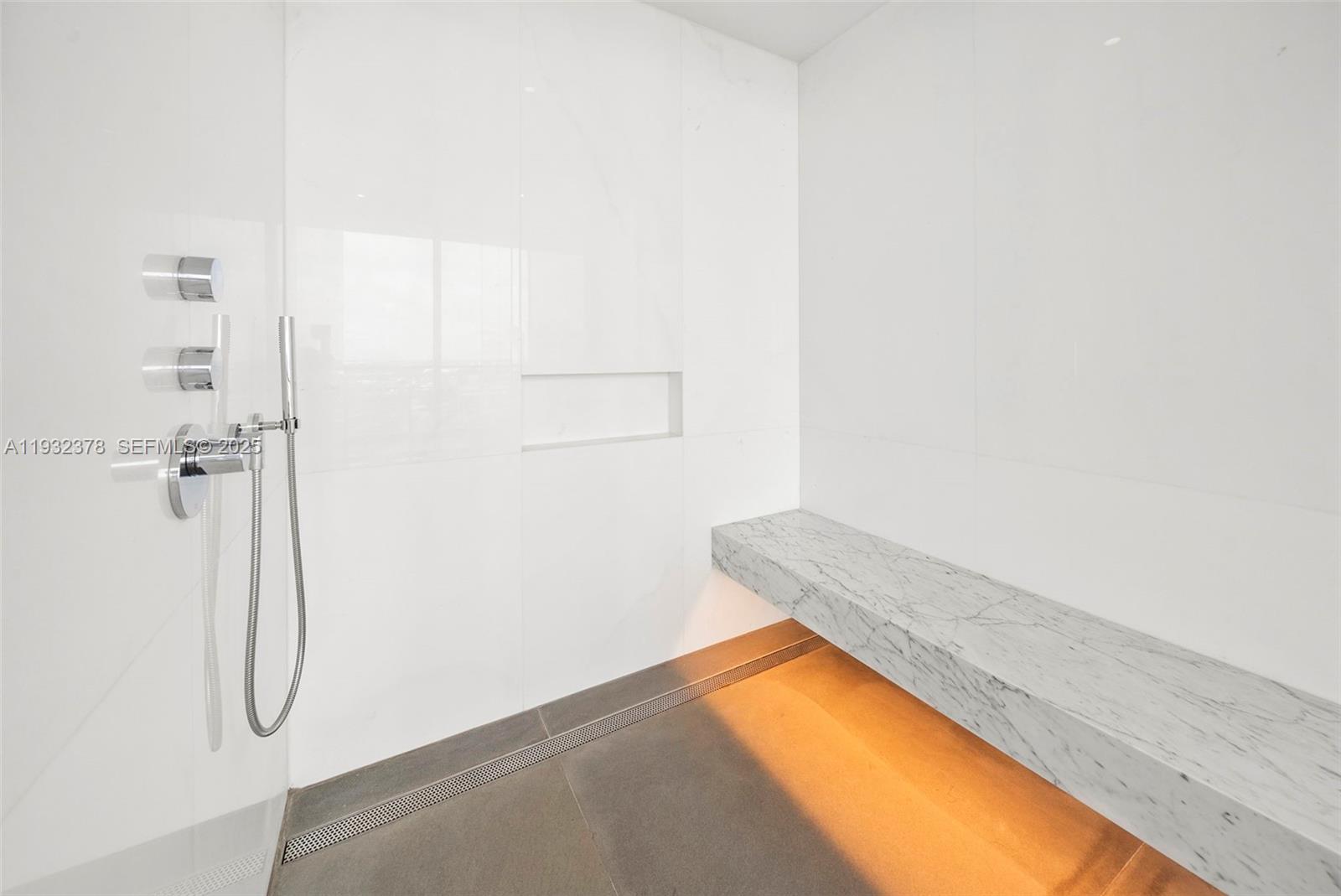 2000 S Ocean Drive 18b Property Photo 28