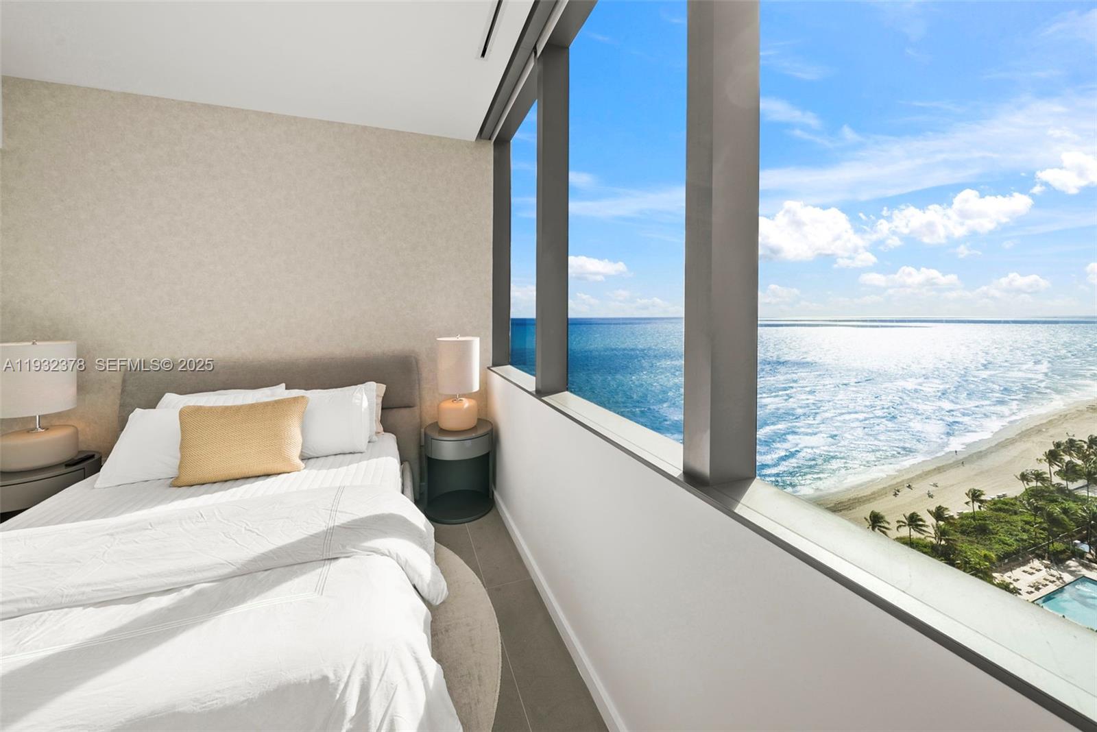 2000 S Ocean Drive 18b Property Photo 32