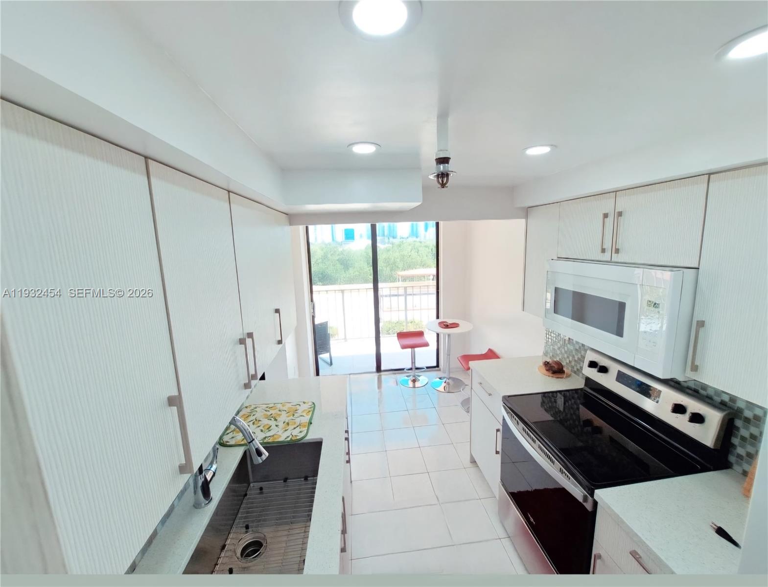 A11932454 Property Photo 6