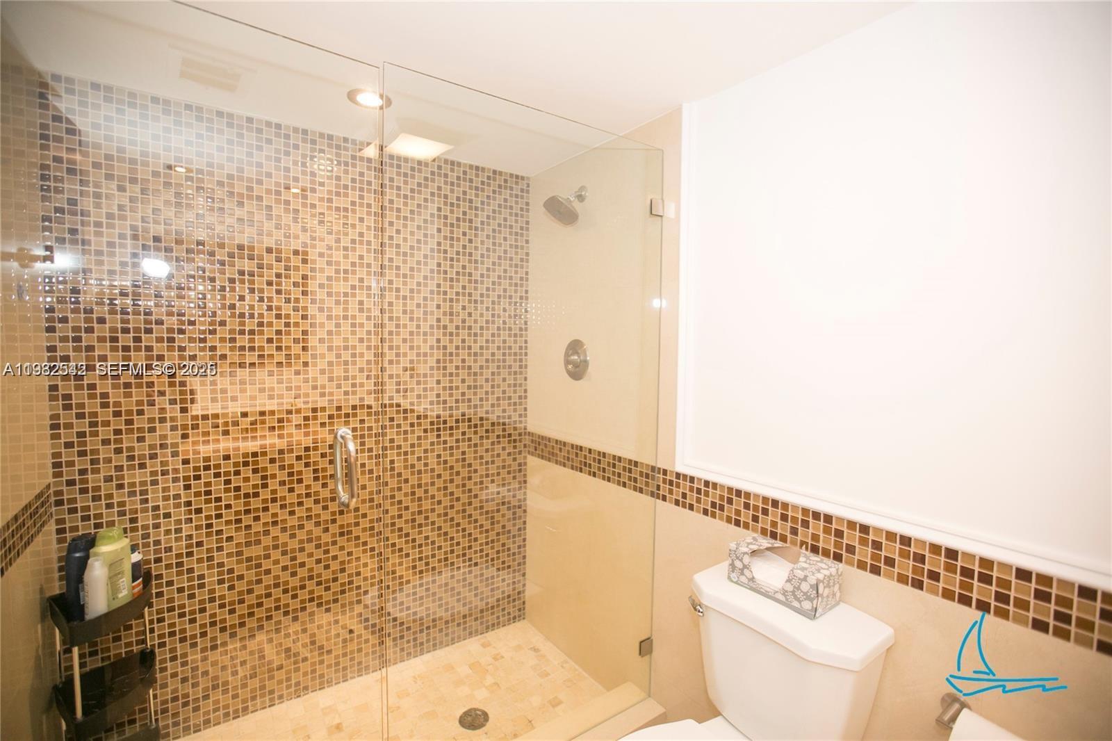 8877 Collins Avenue 805 Property Photo 18