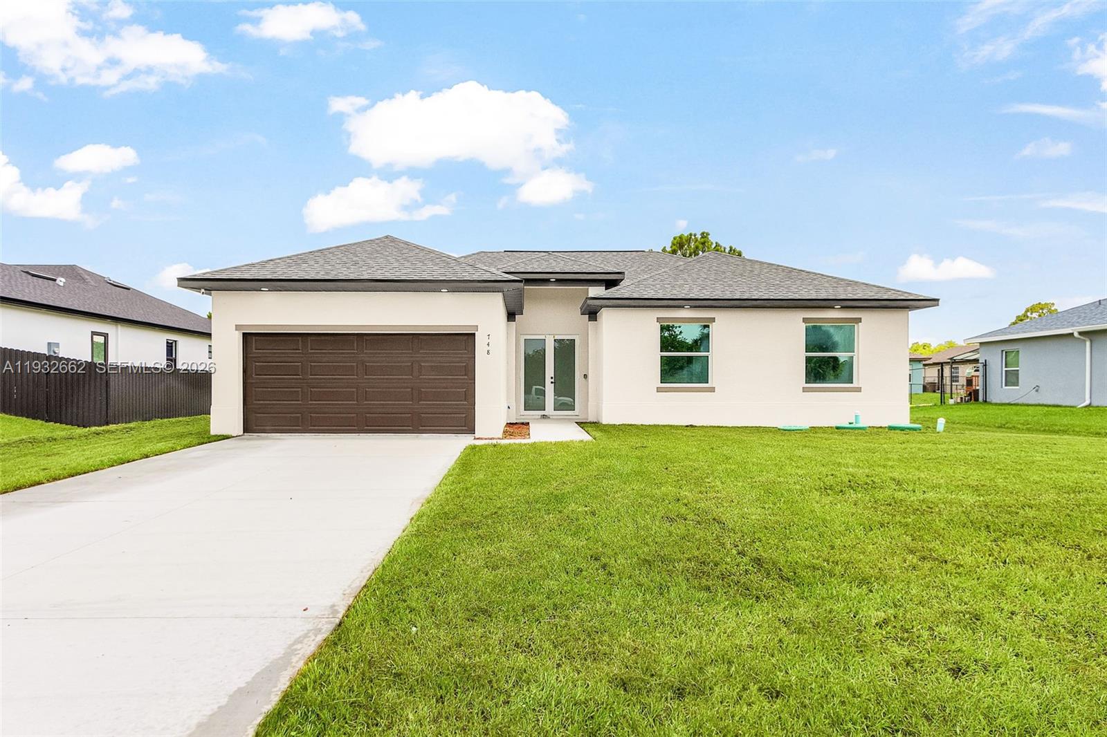 748 748 Chestnut Street E Property Photo 2