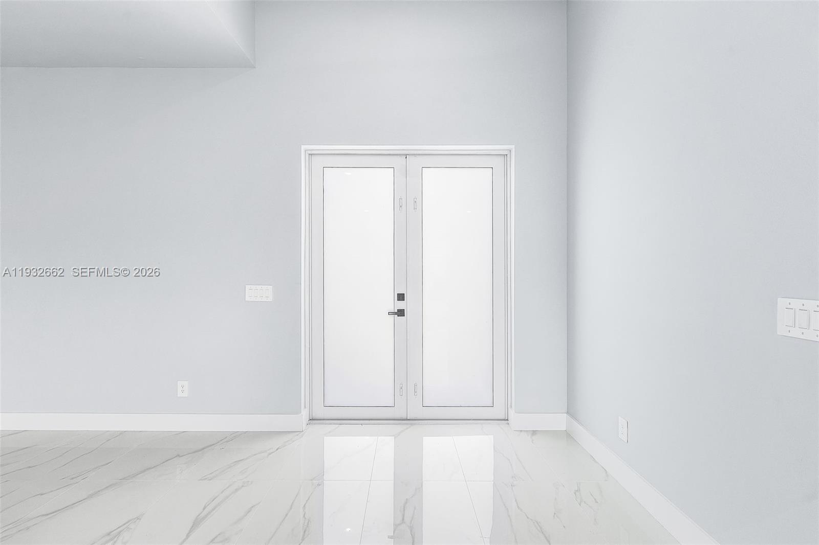 748 748 Chestnut Street E Property Photo 5