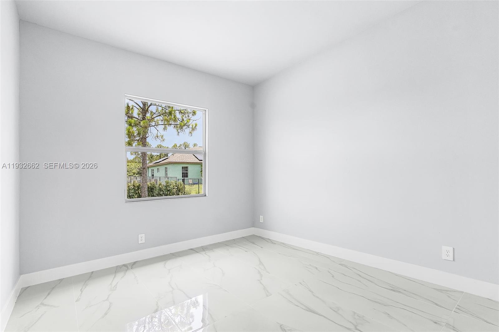 748 748 Chestnut Street E Property Photo 13