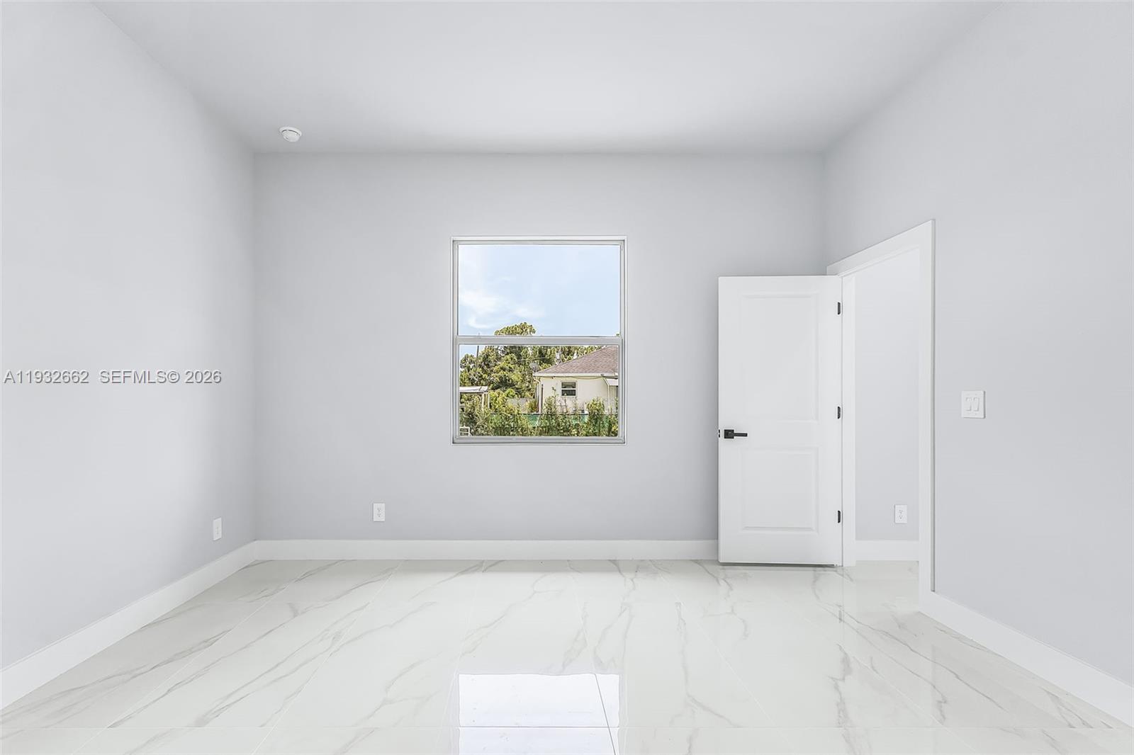 748 748 Chestnut Street E Property Photo 20