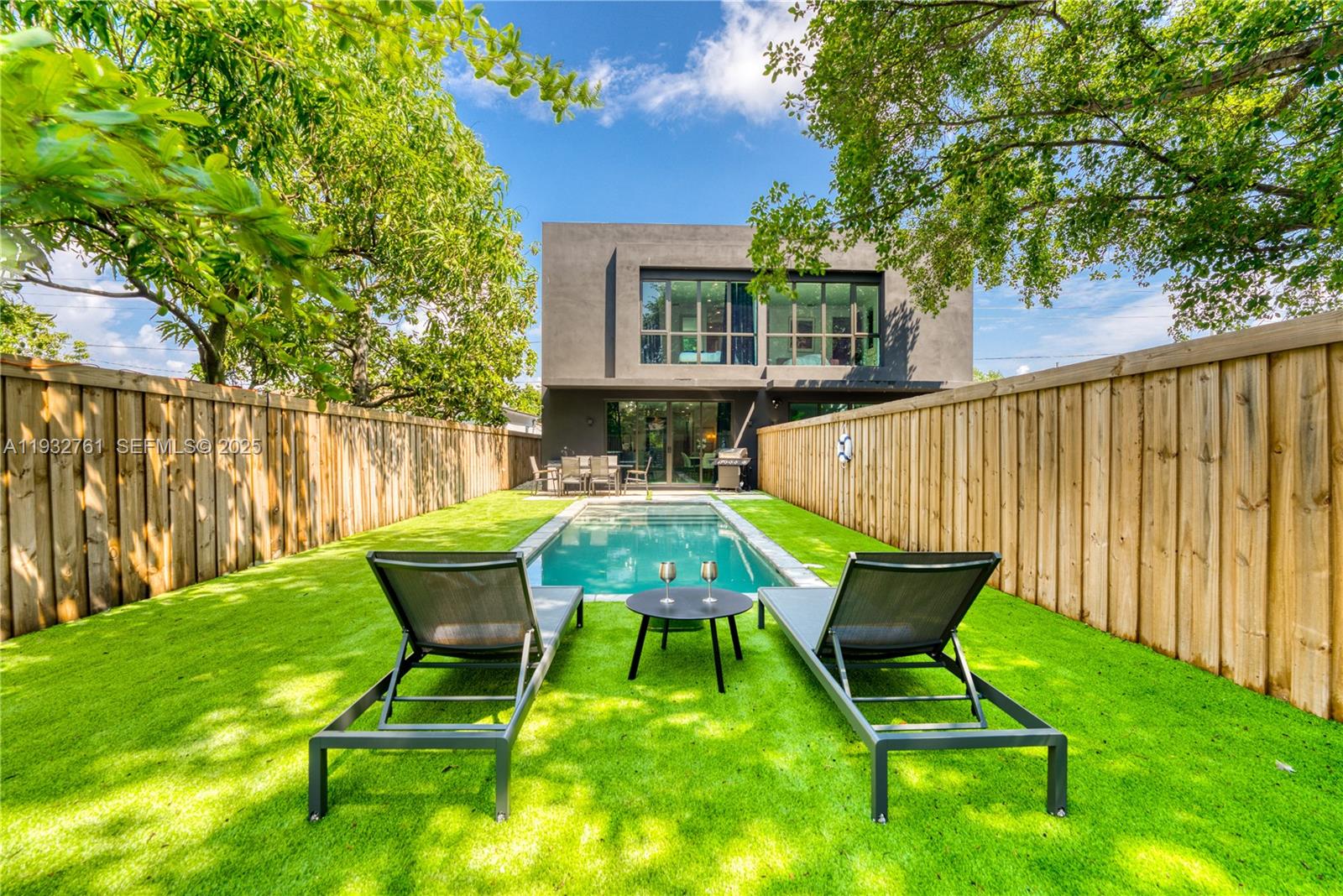 58 Nw 52nd Street Property Photo 6