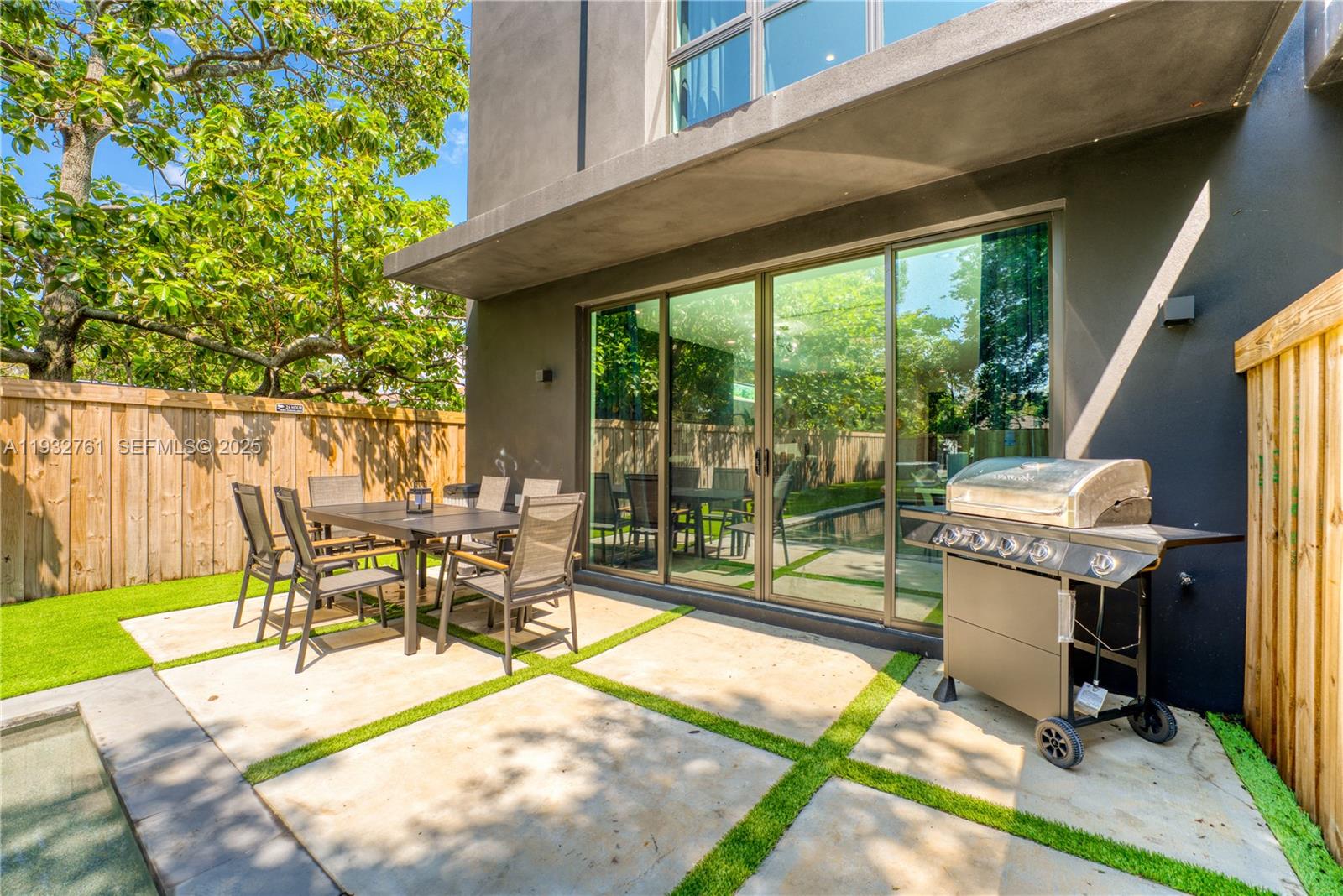 58 Nw 52nd Street Property Photo 8
