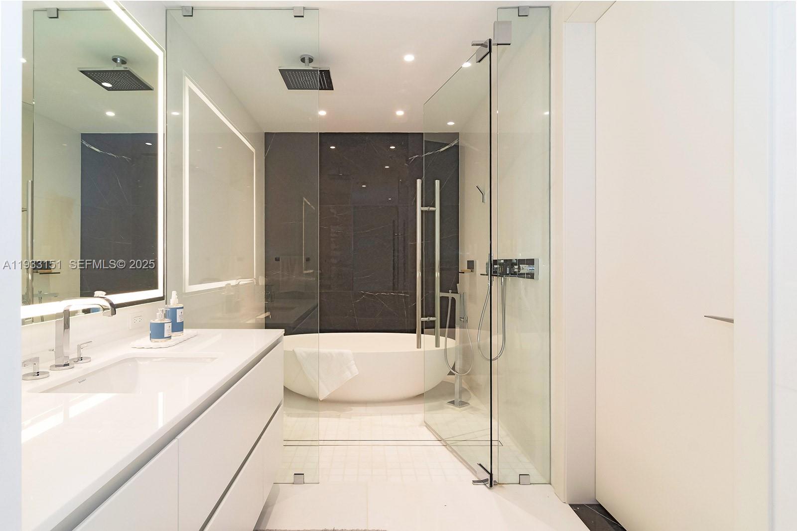300 Biscayne Blvd Way 805 Property Photo 12