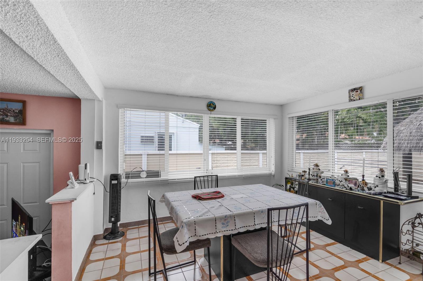 5931 Sw 14th Street Property Photo 12