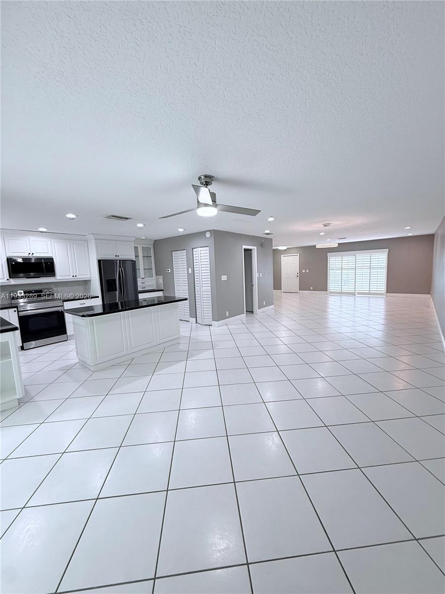 4341 Coral Springs Drive 1g Property Photo 3