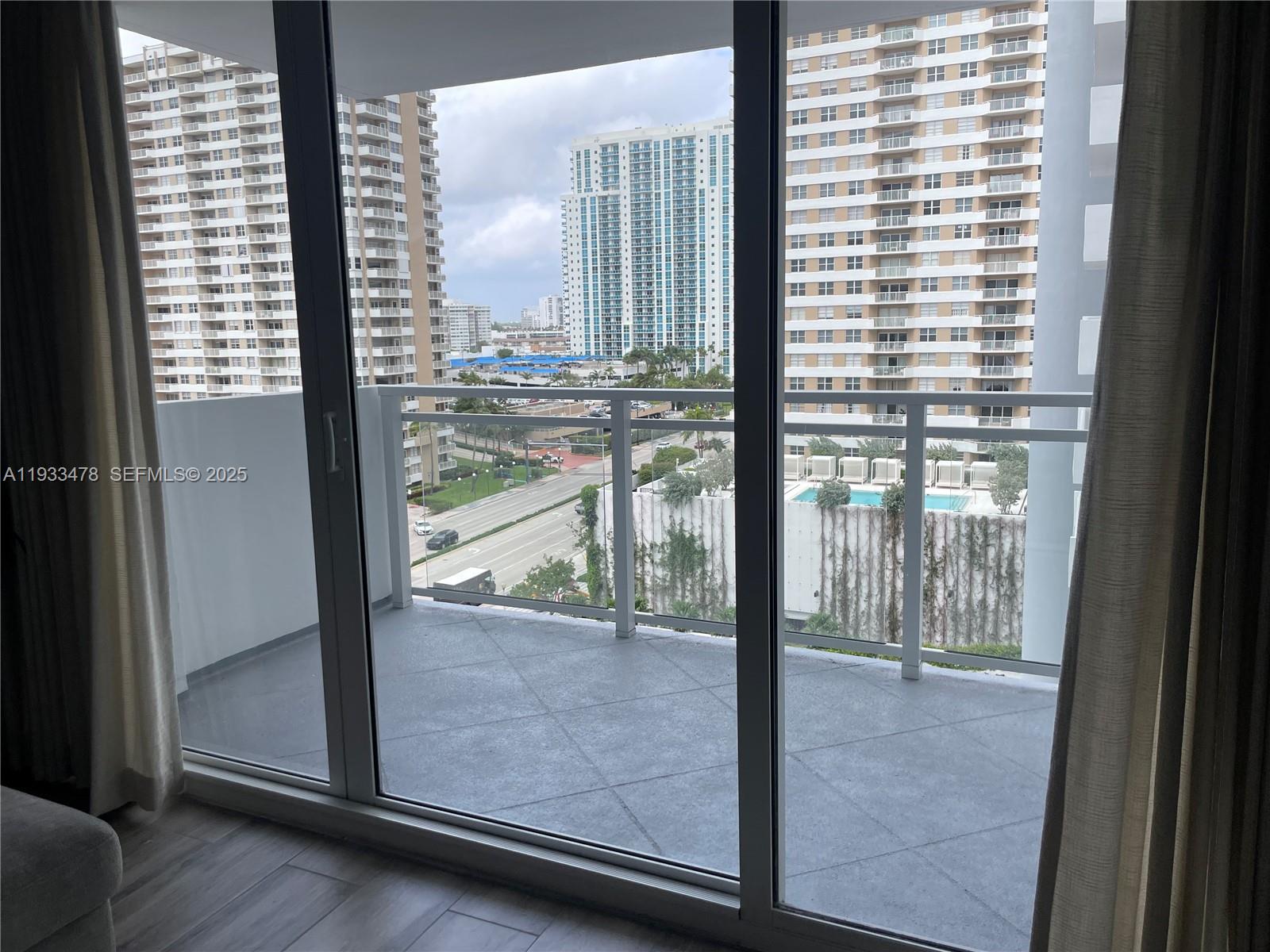 2030 S Ocean Drive 805 Property Photo 6