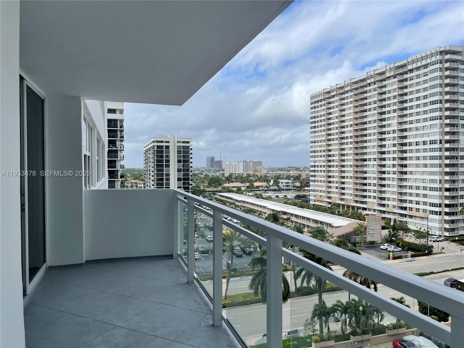 2030 S Ocean Drive 805 Property Photo 7