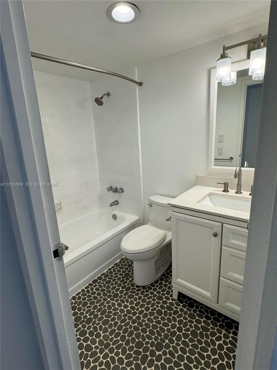 1600 Se 15th Street 607 Property Photo 4