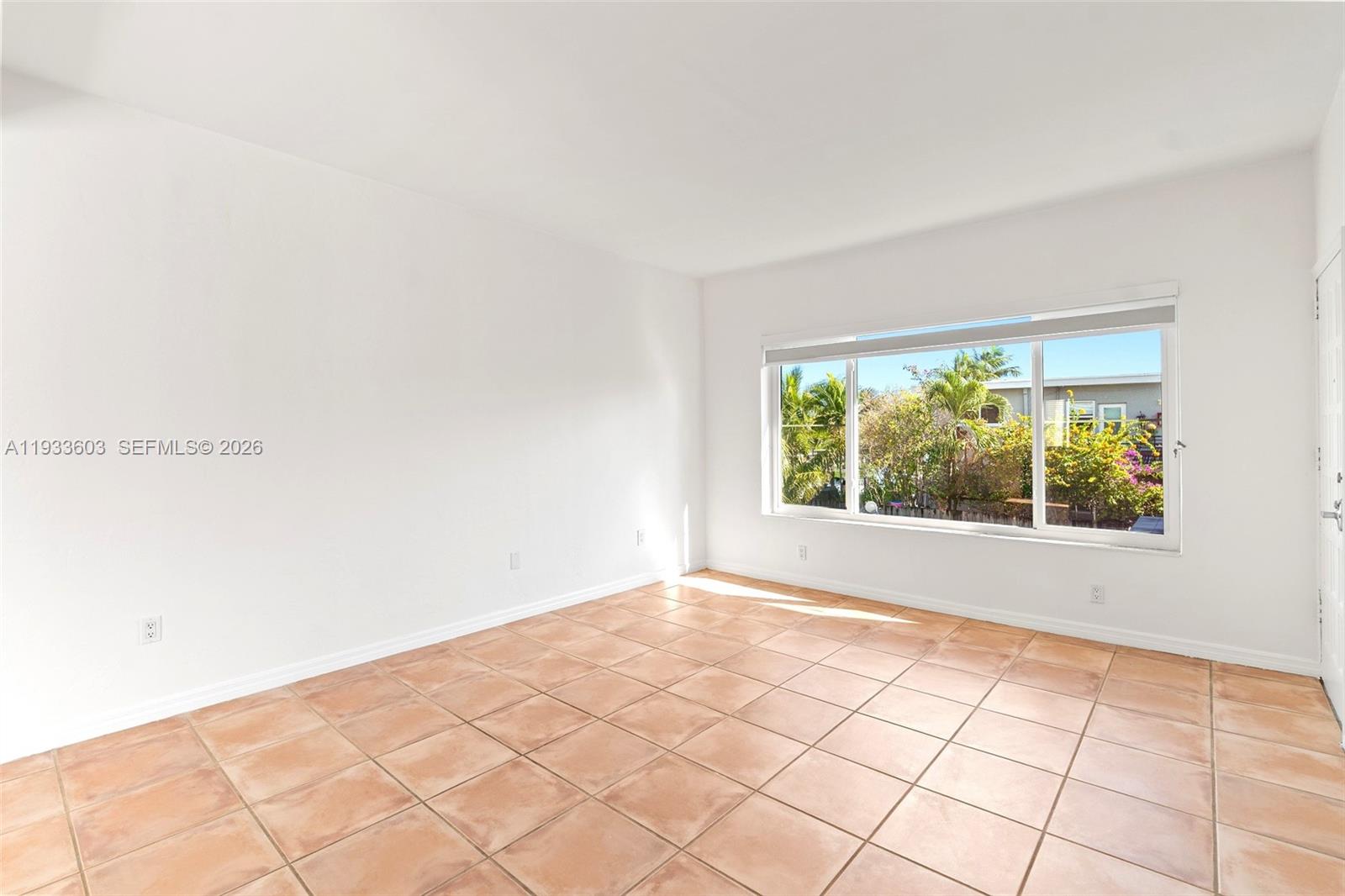 1925 Calais Drive 6 Property Photo 4