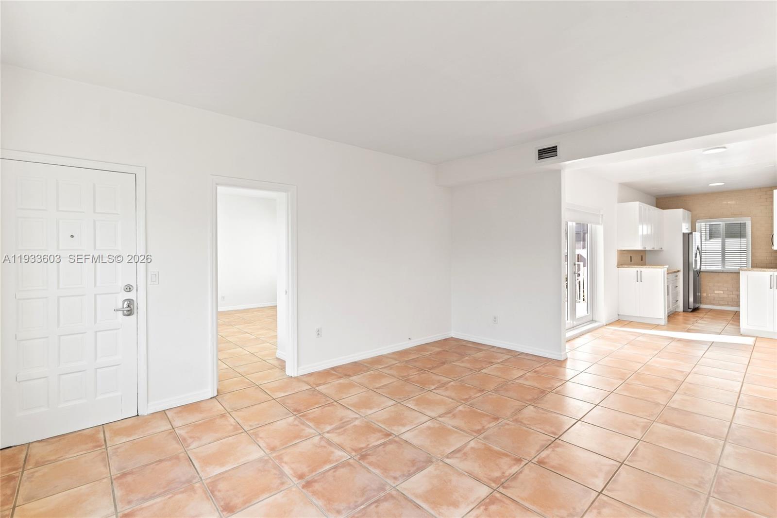 1925 Calais Drive 6 Property Photo 5