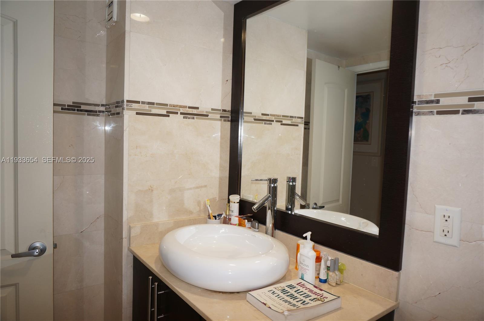 19390 Collins Avenue Ph-26 Property Photo 23