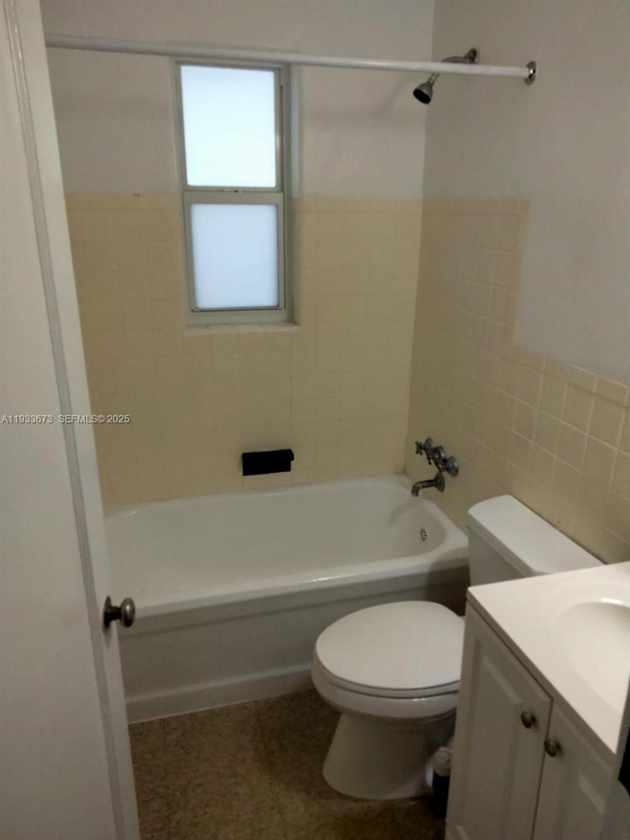 6950 Byron Avenue 4 Property Photo 3