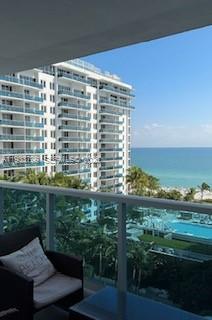 2301 Collins Avenue 1025 Property Photo 2