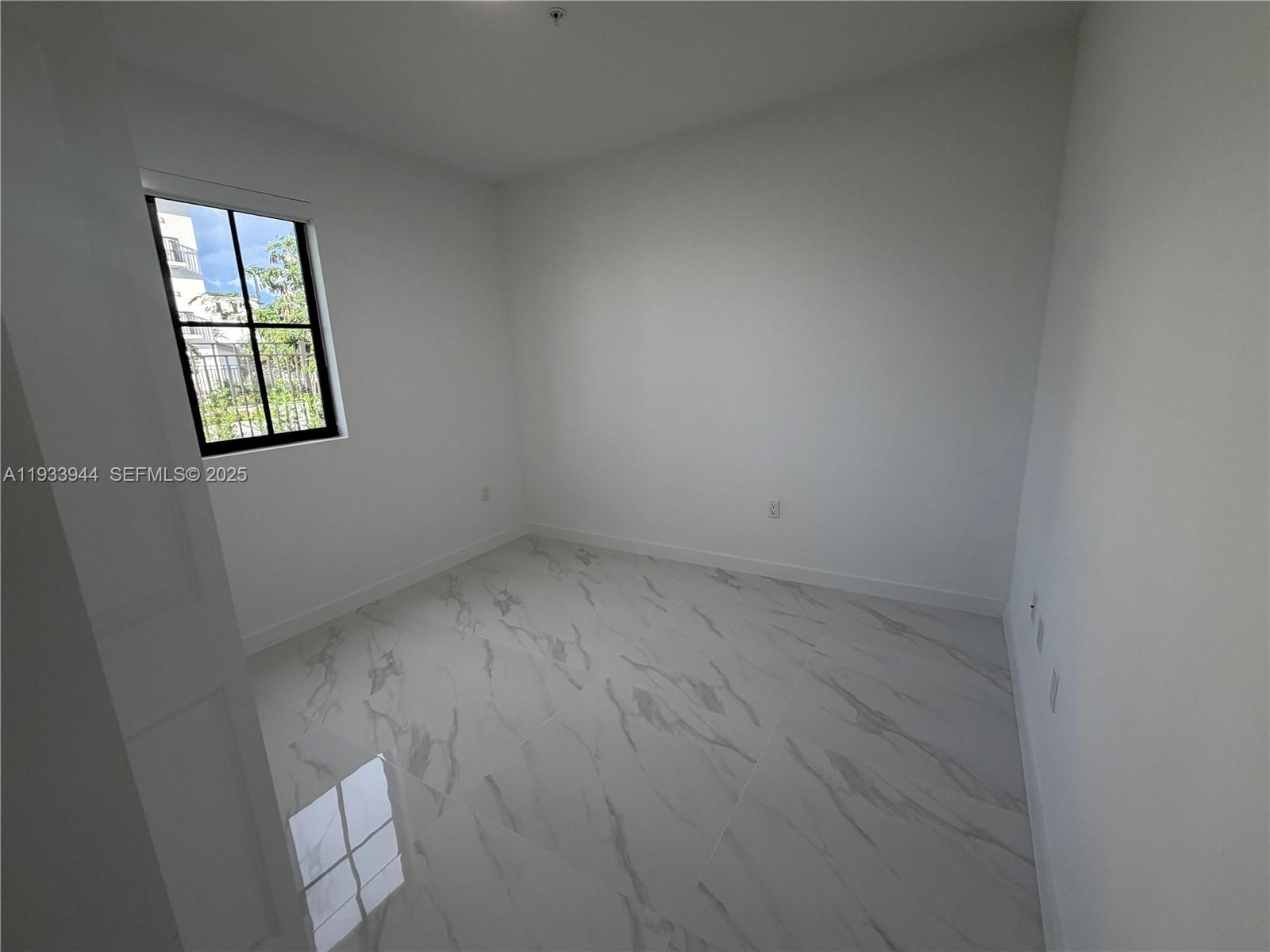 2306 E 4th Avenue 303 Property Photo 4