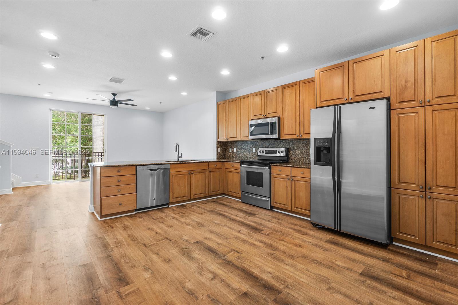 888 University Boulevard Property Photo 14