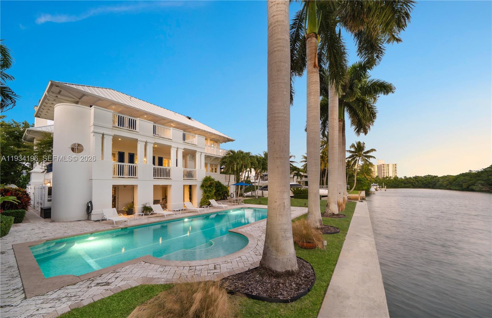 100 Cape Florida Drive Property Photo 7
