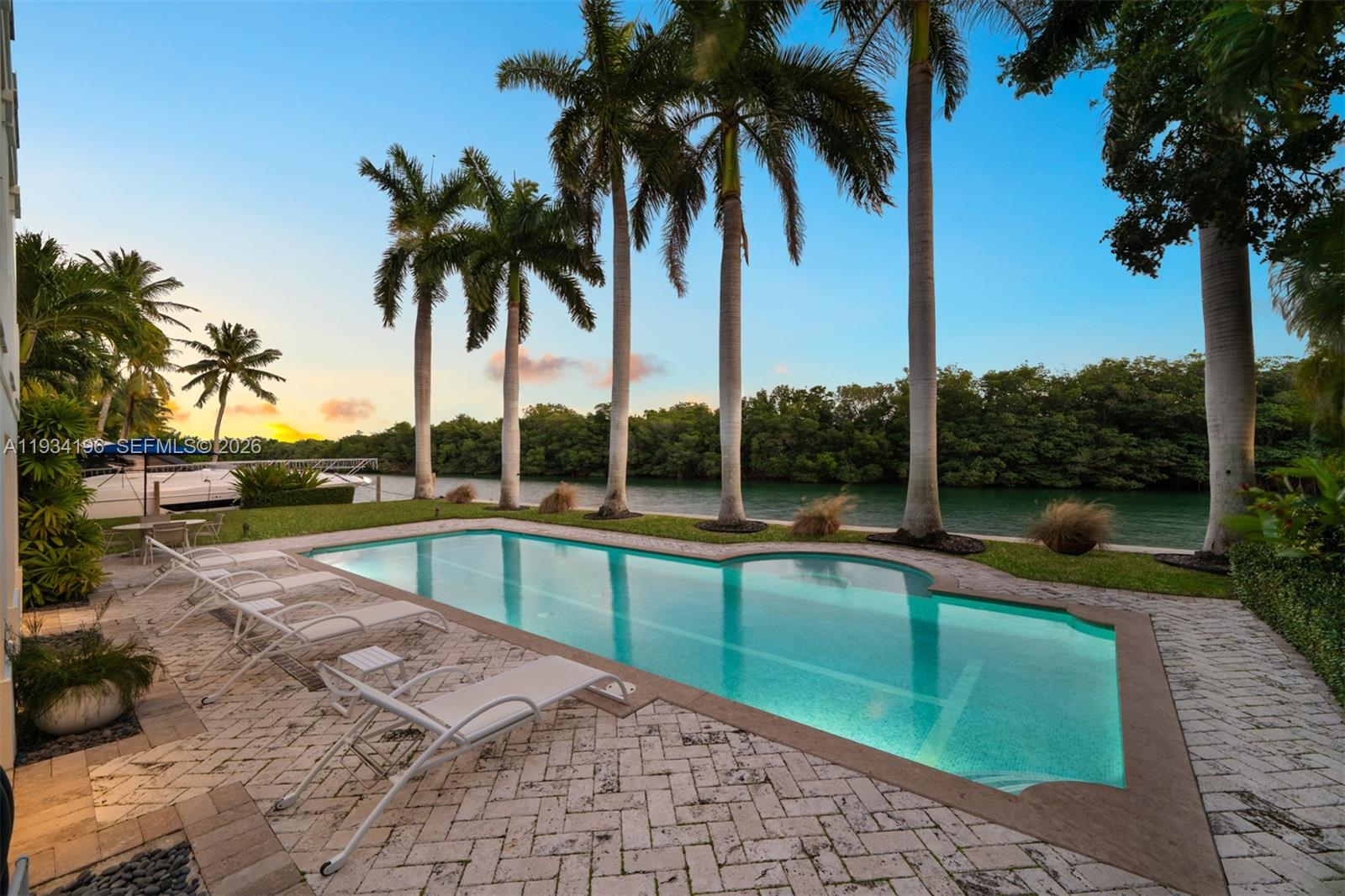 100 Cape Florida Drive Property Photo 8