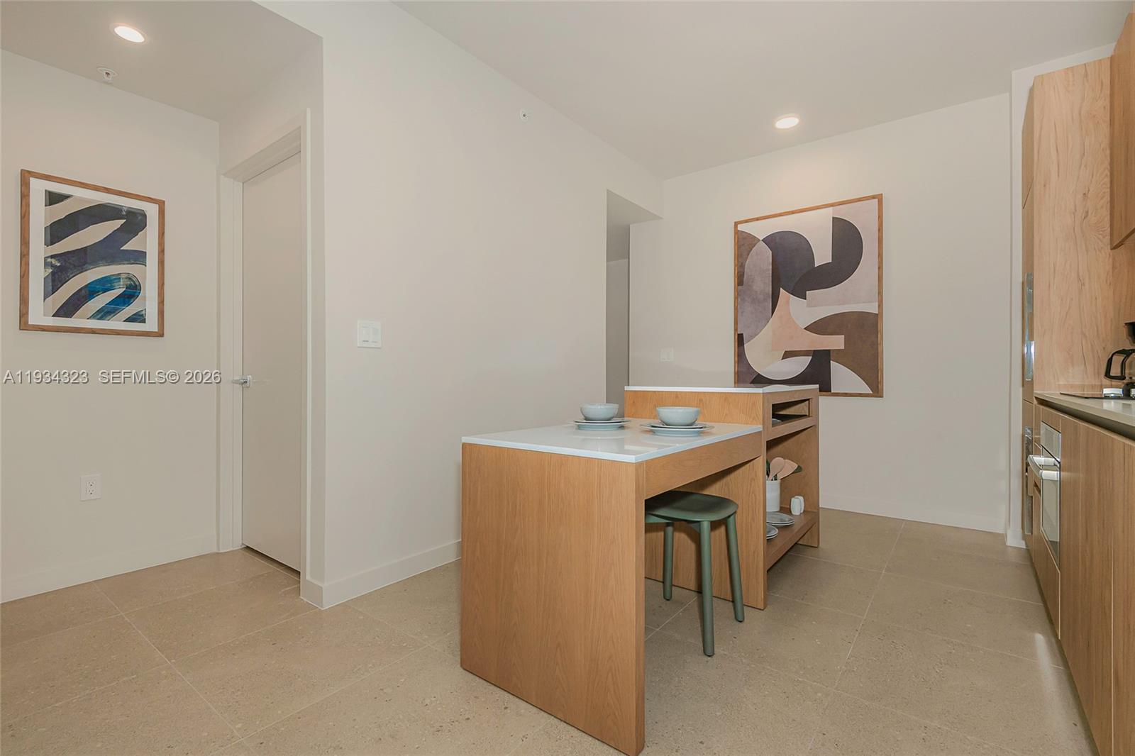 11 Ne 6 Street 1407 Property Photo 28