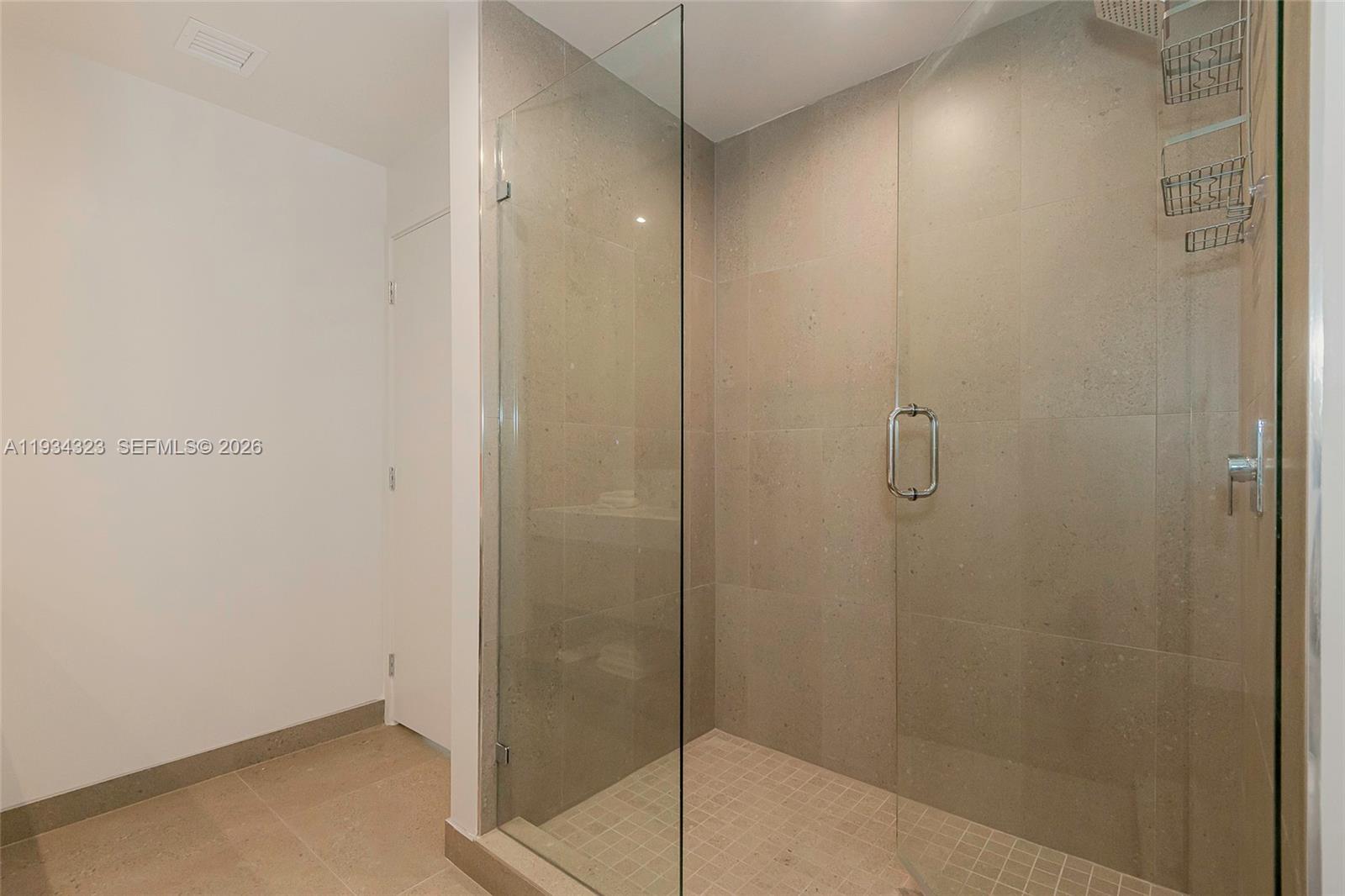 11 Ne 6 Street 1407 Property Photo 35