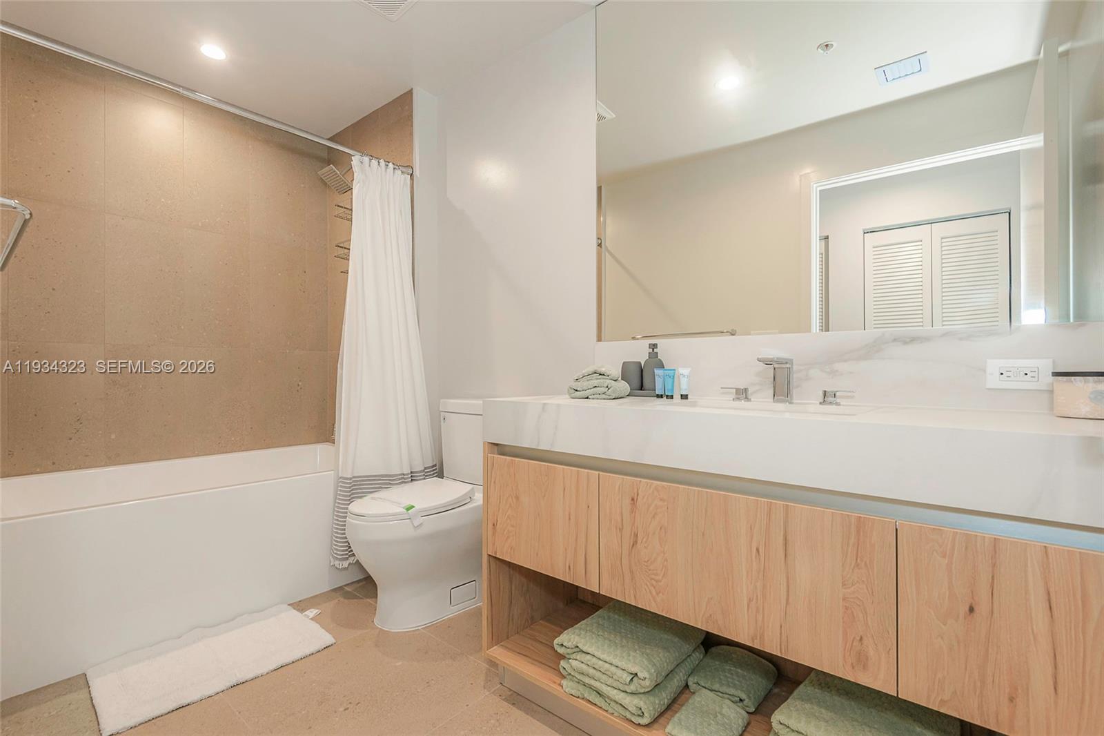 11 Ne 6 Street 1407 Property Photo 40