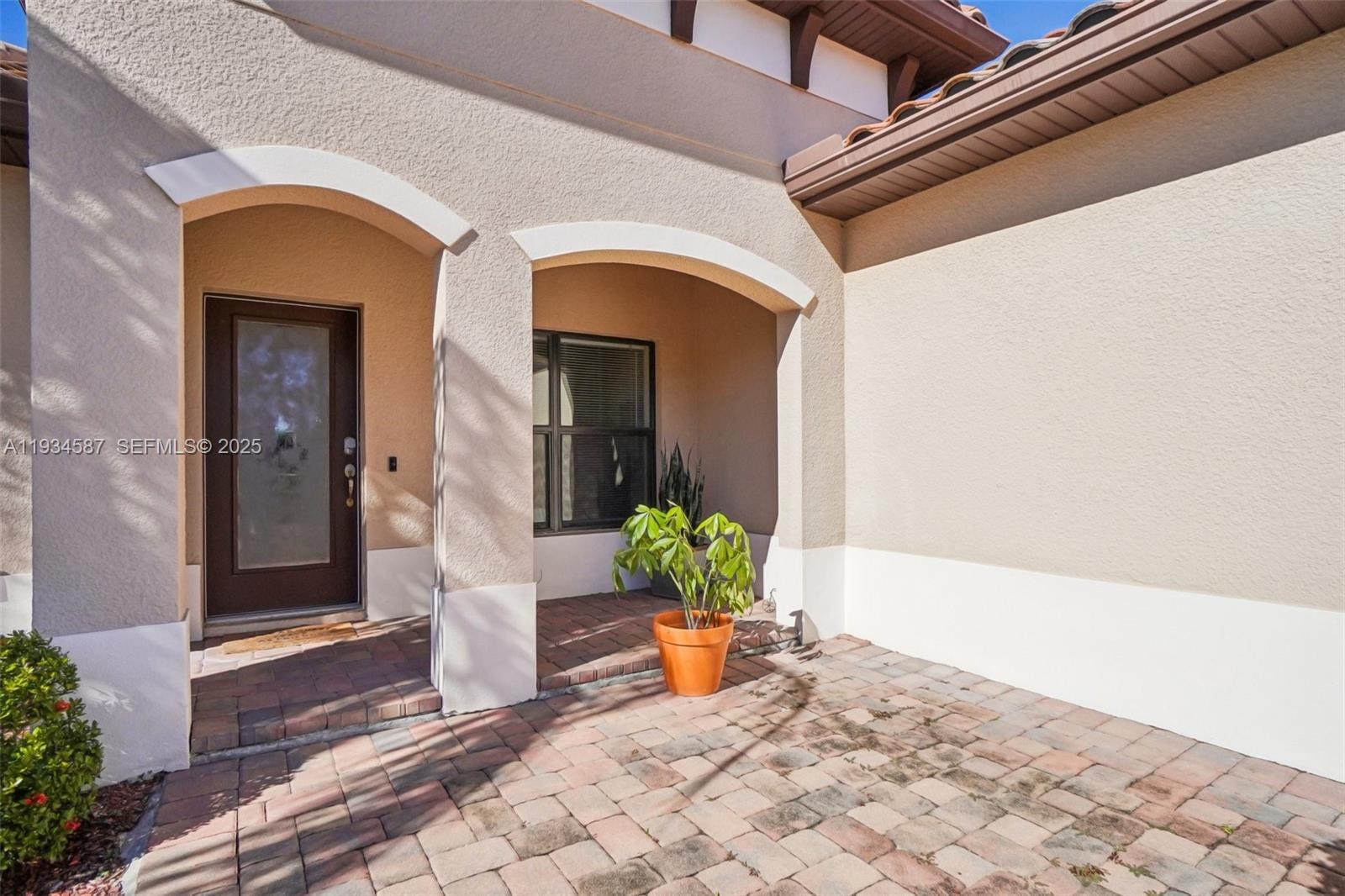 310 Villa Sorrento Circle Property Photo 4