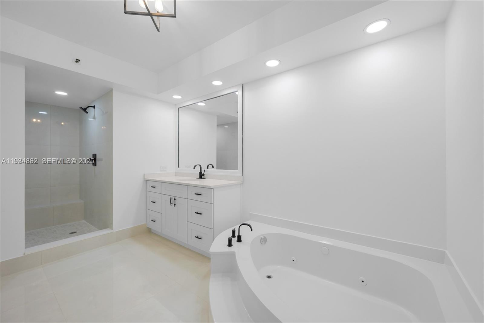 20281 E Country Club Drive 501 Property Photo 13