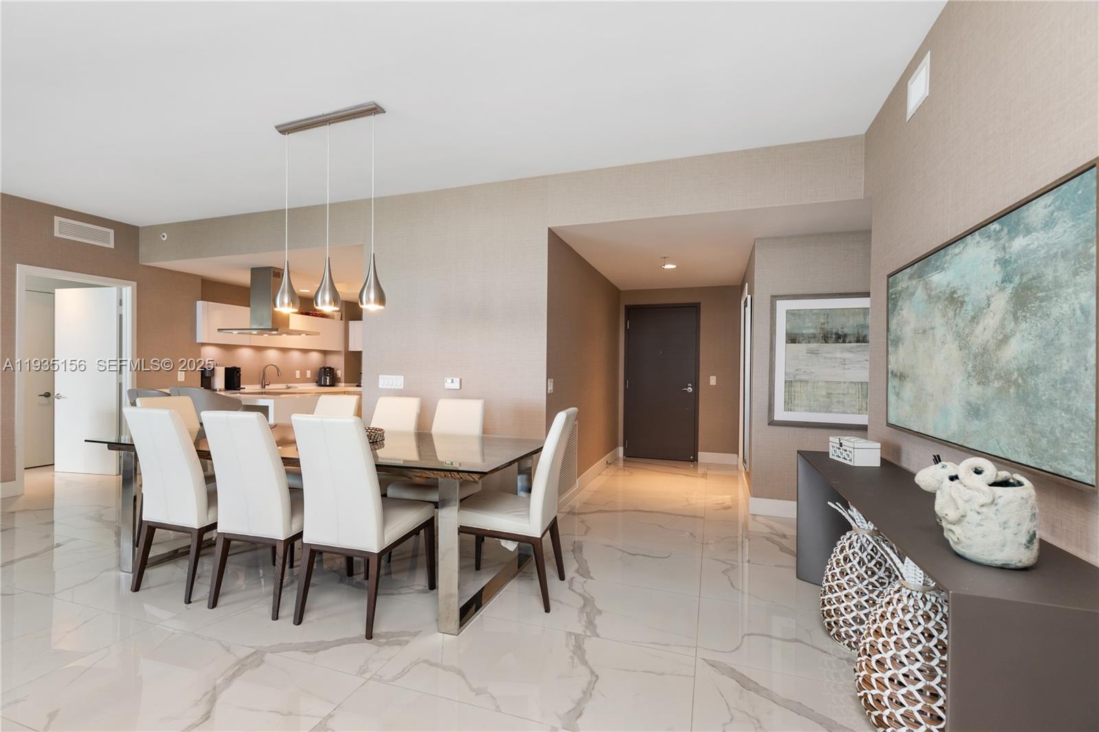 17301 Biscayne Boulevard 908 Property Photo 5