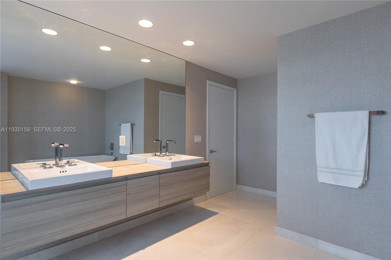 17301 Biscayne Boulevard 908 Property Photo 22