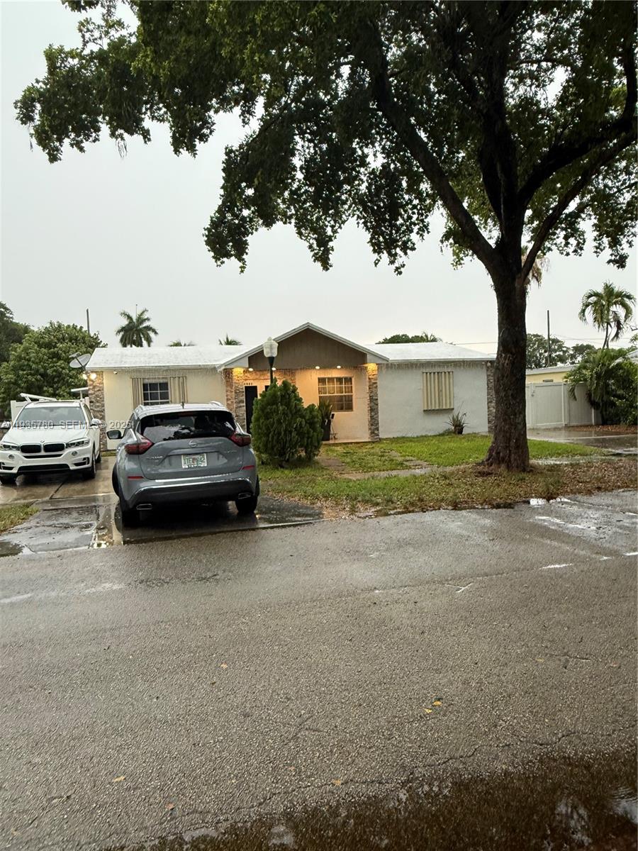 1031 Ne 142nd Street Property Photo 1
