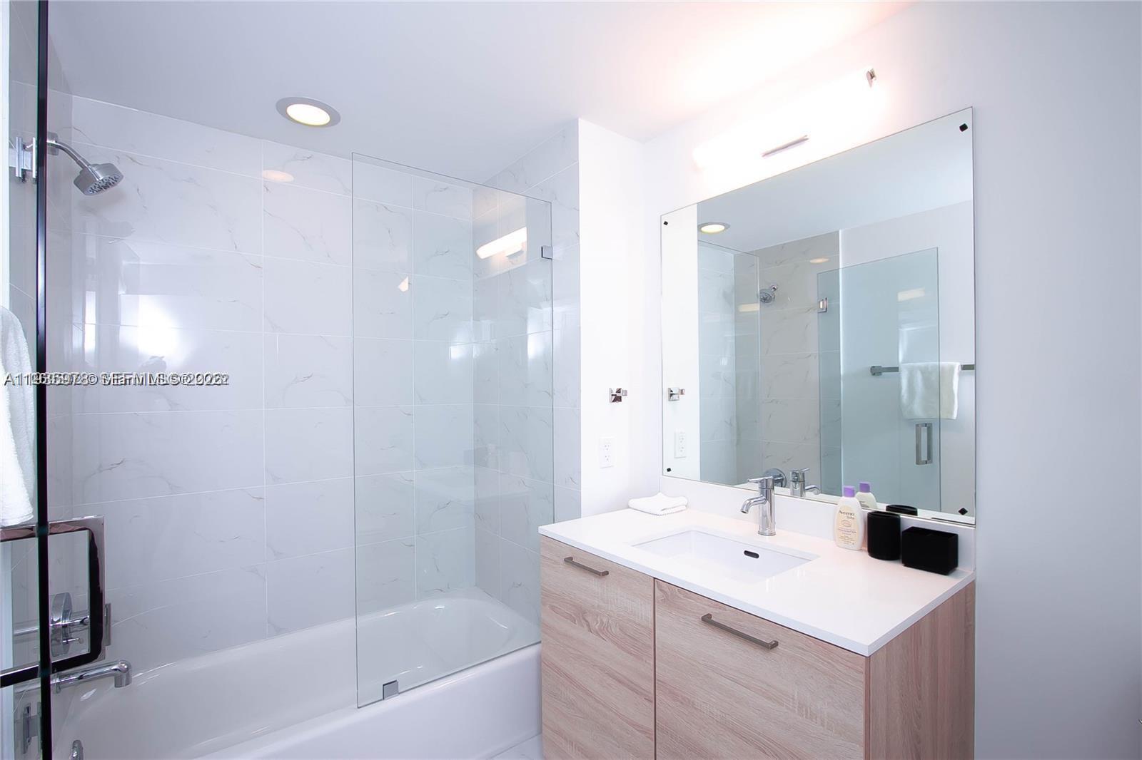 16385 Biscayne Boulevard 719 Property Photo 6