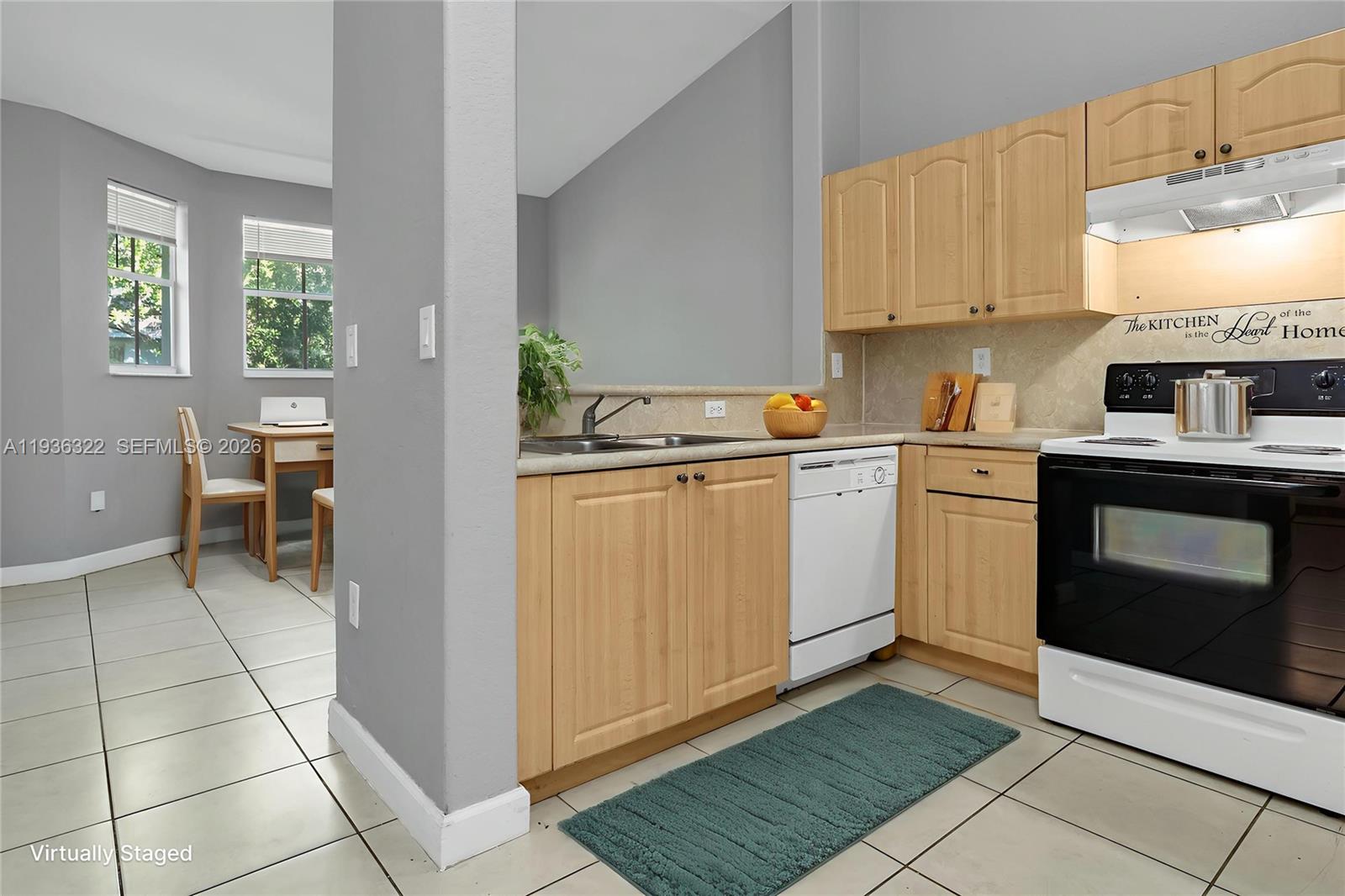 1543 Se 25th Street 204 Property Photo 3