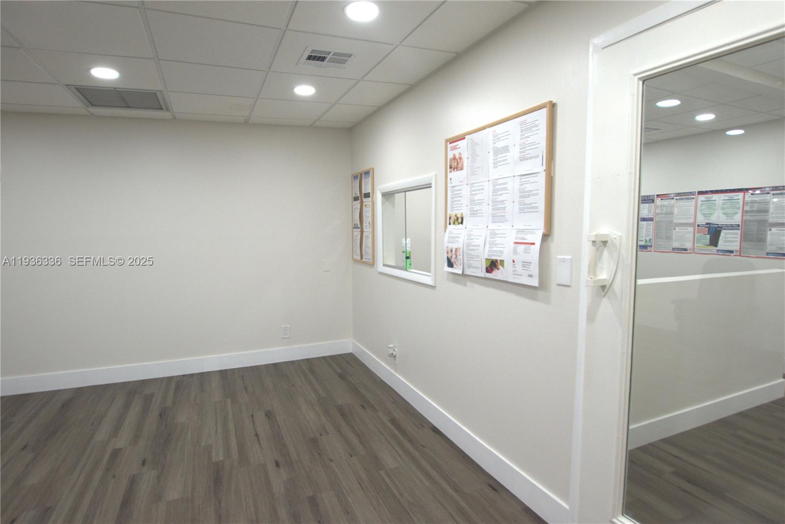 A11936336 Property Photo 6