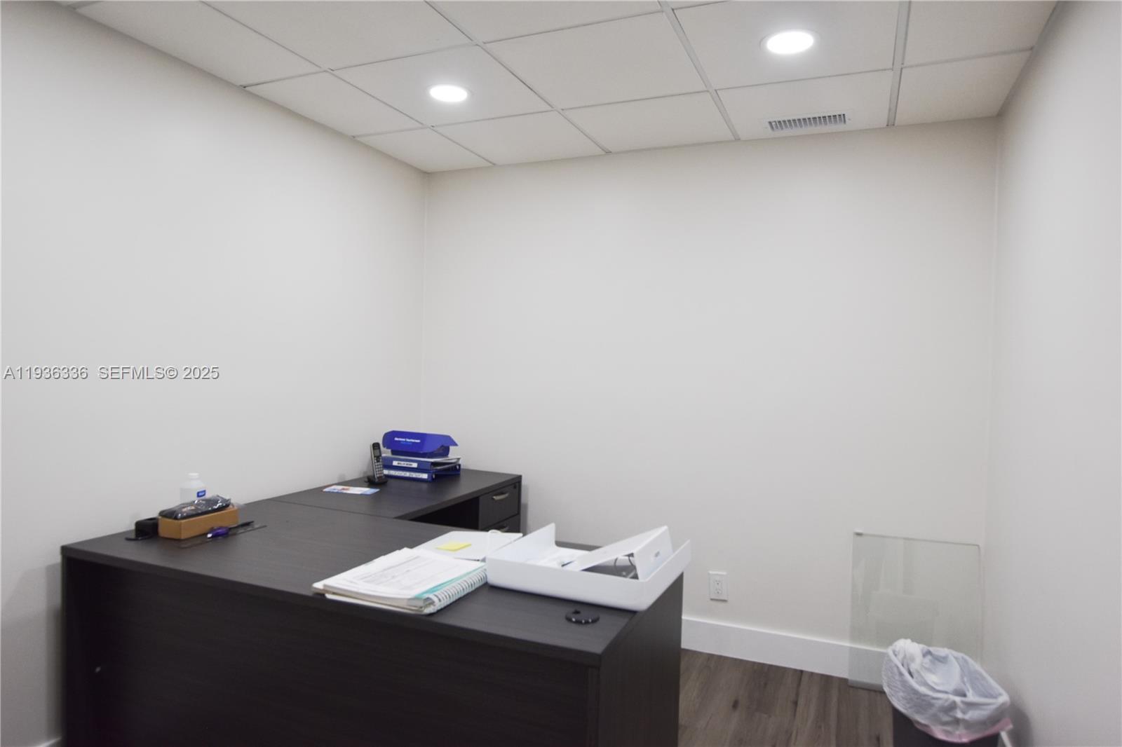 A11936336 Property Photo 11