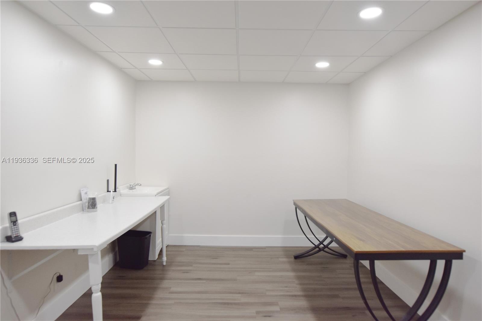 A11936336 Property Photo 17