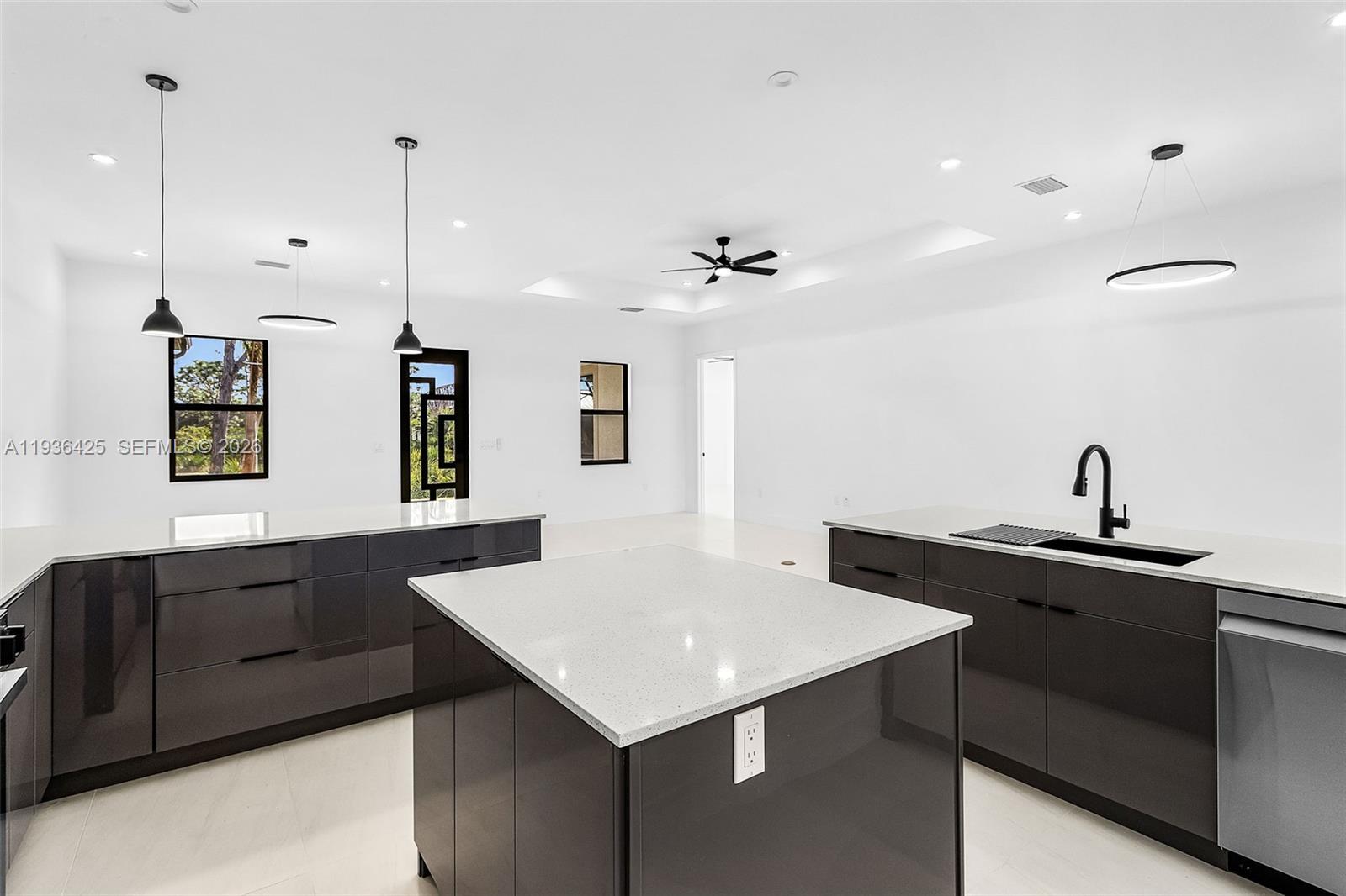 A11936425 Property Photo 14