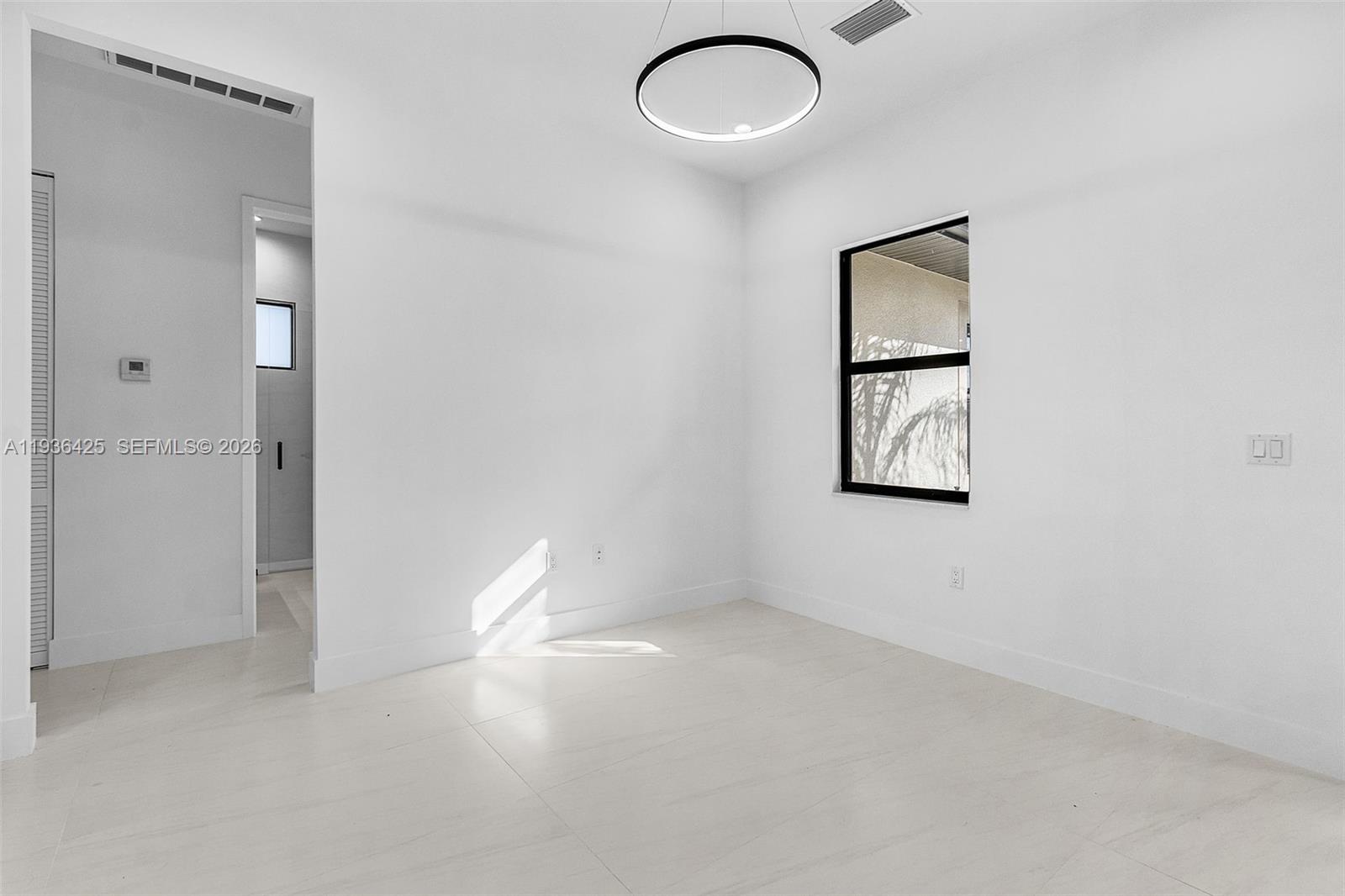A11936425 Property Photo 17