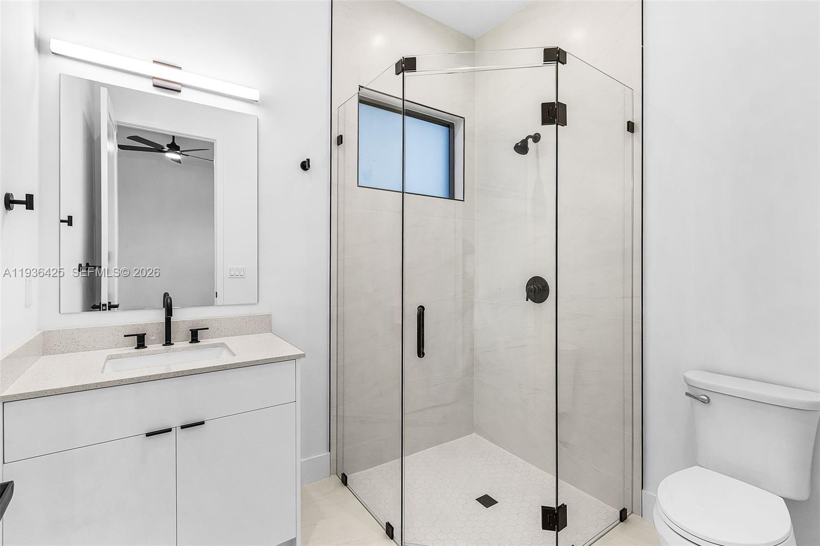 A11936425 Property Photo 18