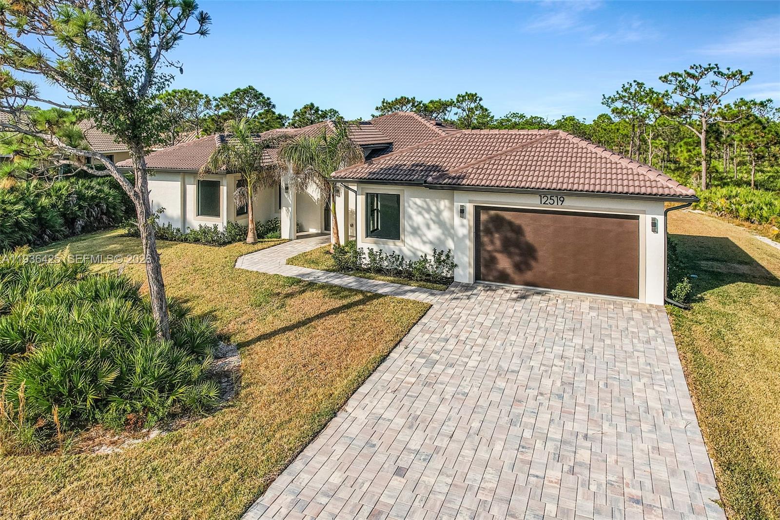 A11936425 Property Photo 27