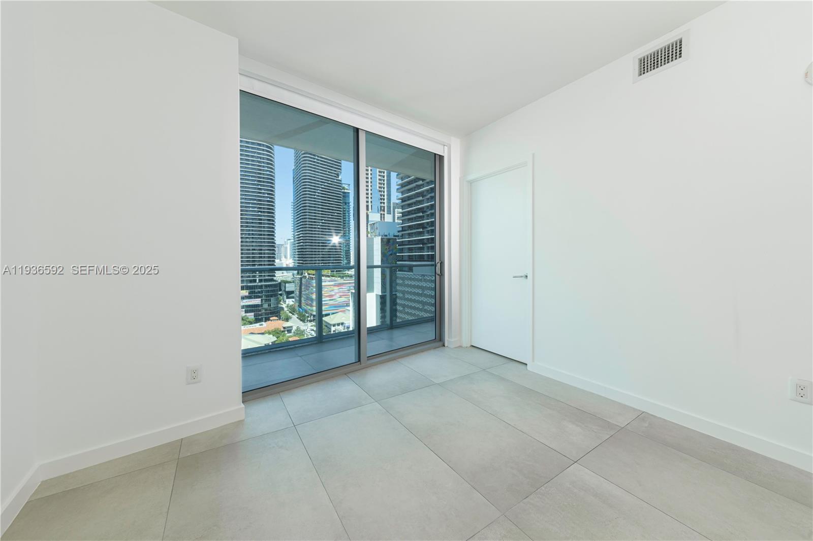 1100 S Miami Avenue 1707 Property Photo 27