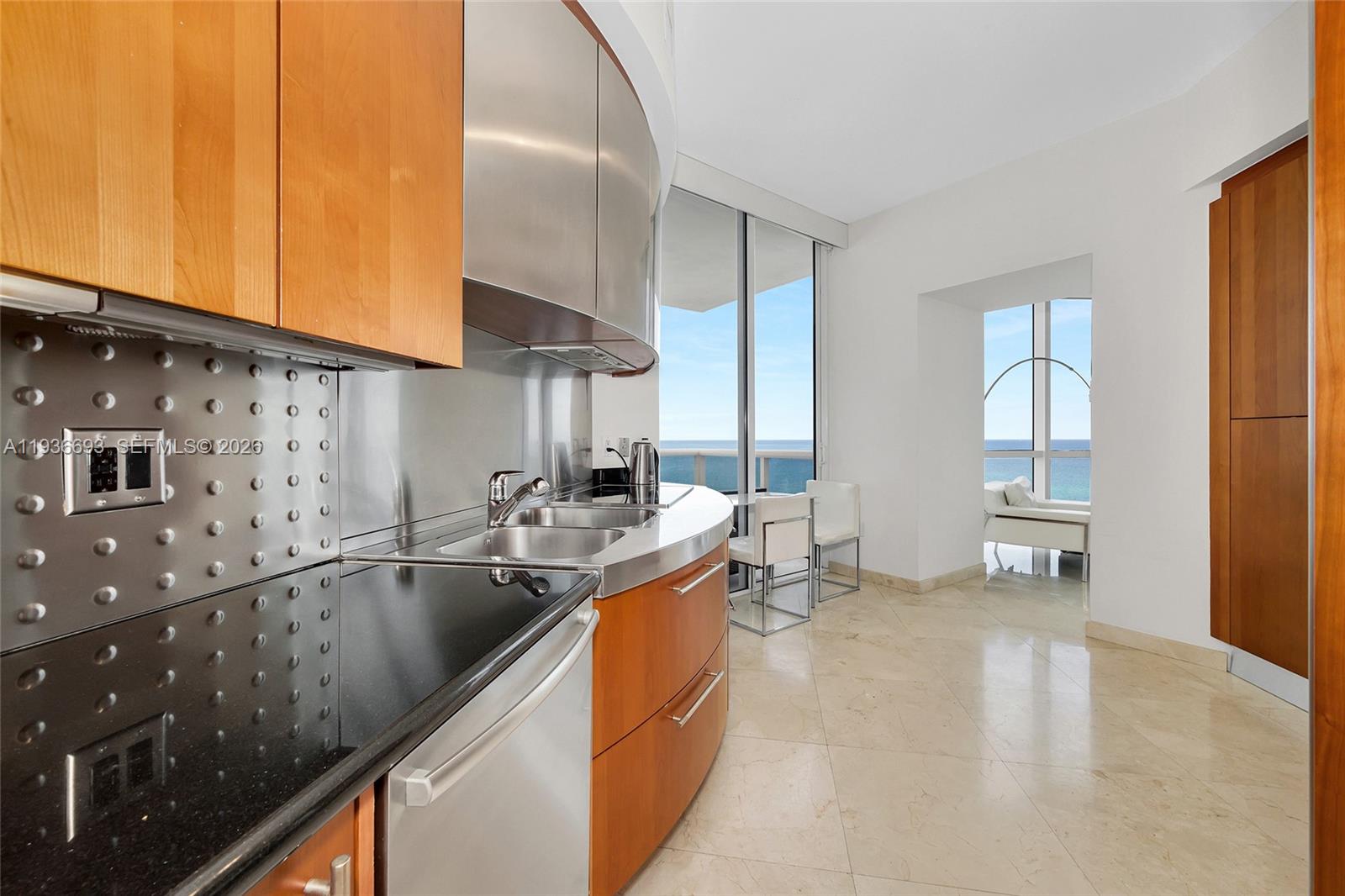 18101 Collins Avenue 1609 Property Photo 11