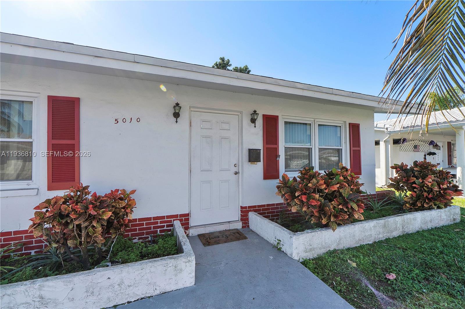 5010 Nw 51st Street Property Photo 4