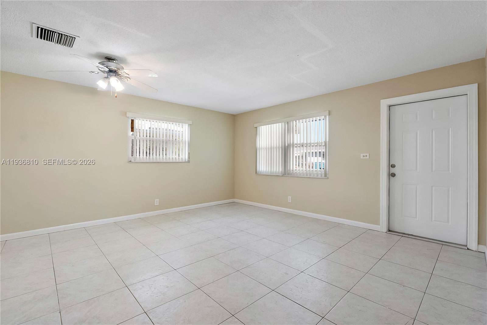 5010 Nw 51st Street Property Photo 6
