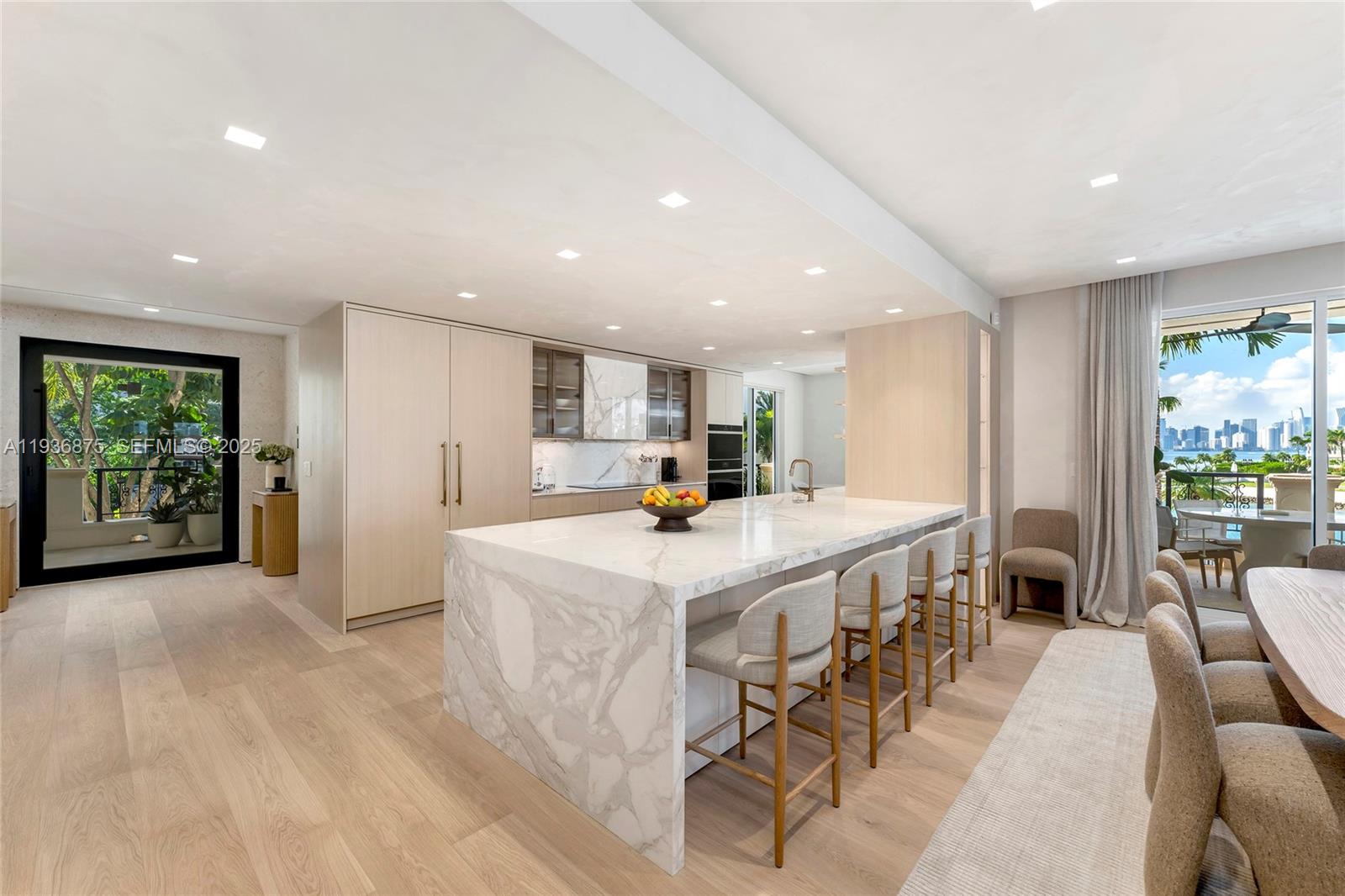 2521 Fisher Island Drive 6201 Property Photo 12