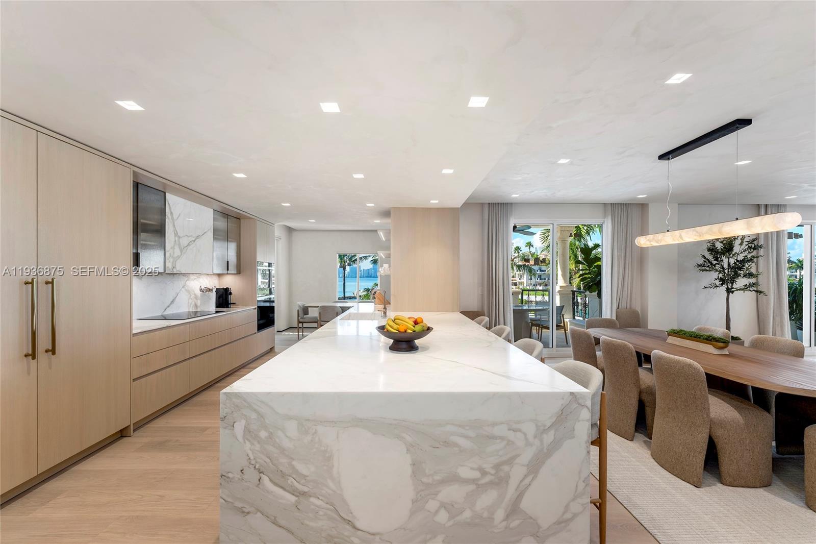2521 Fisher Island Drive 6201 Property Photo 13