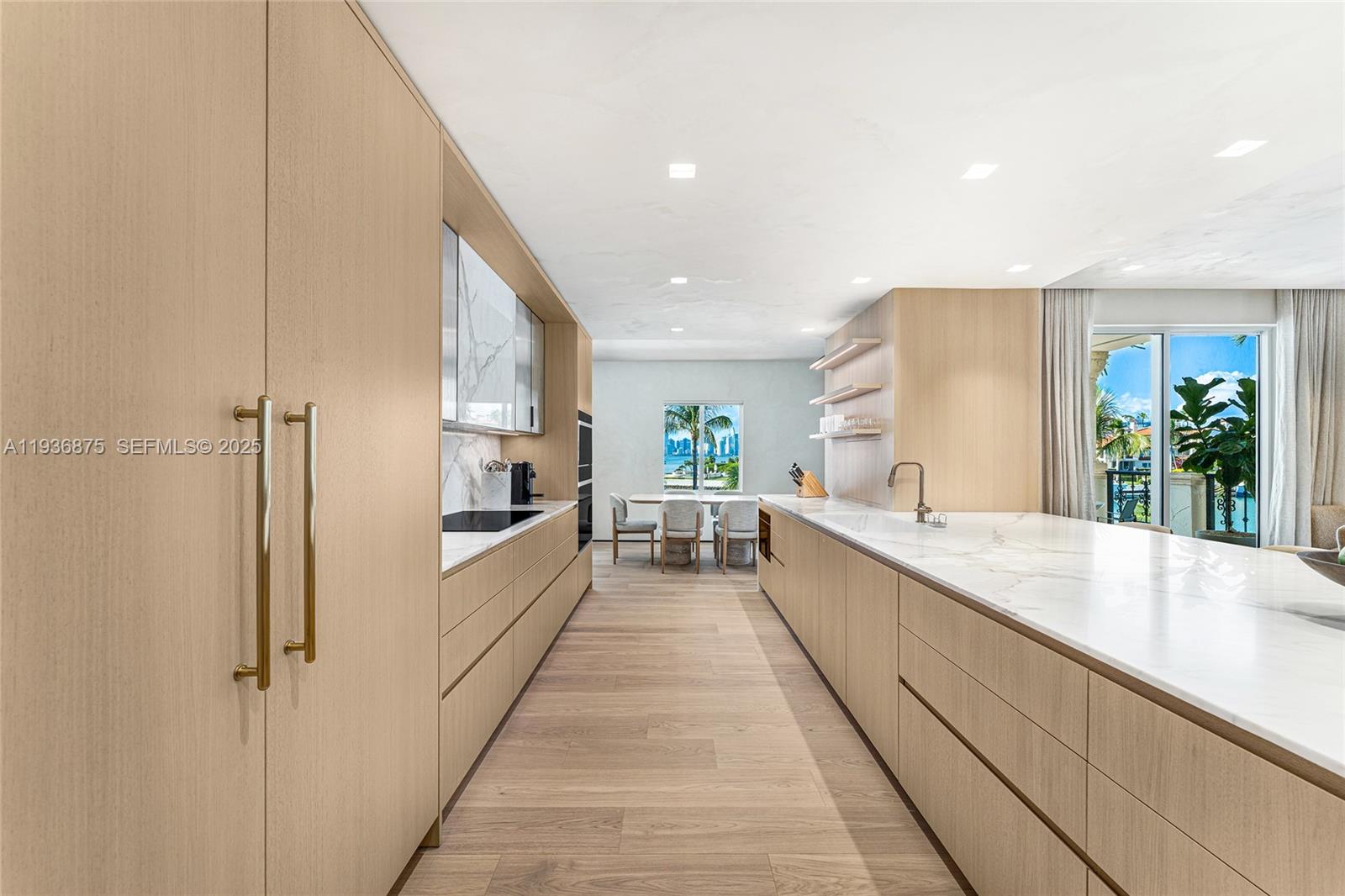2521 Fisher Island Drive 6201 Property Photo 14