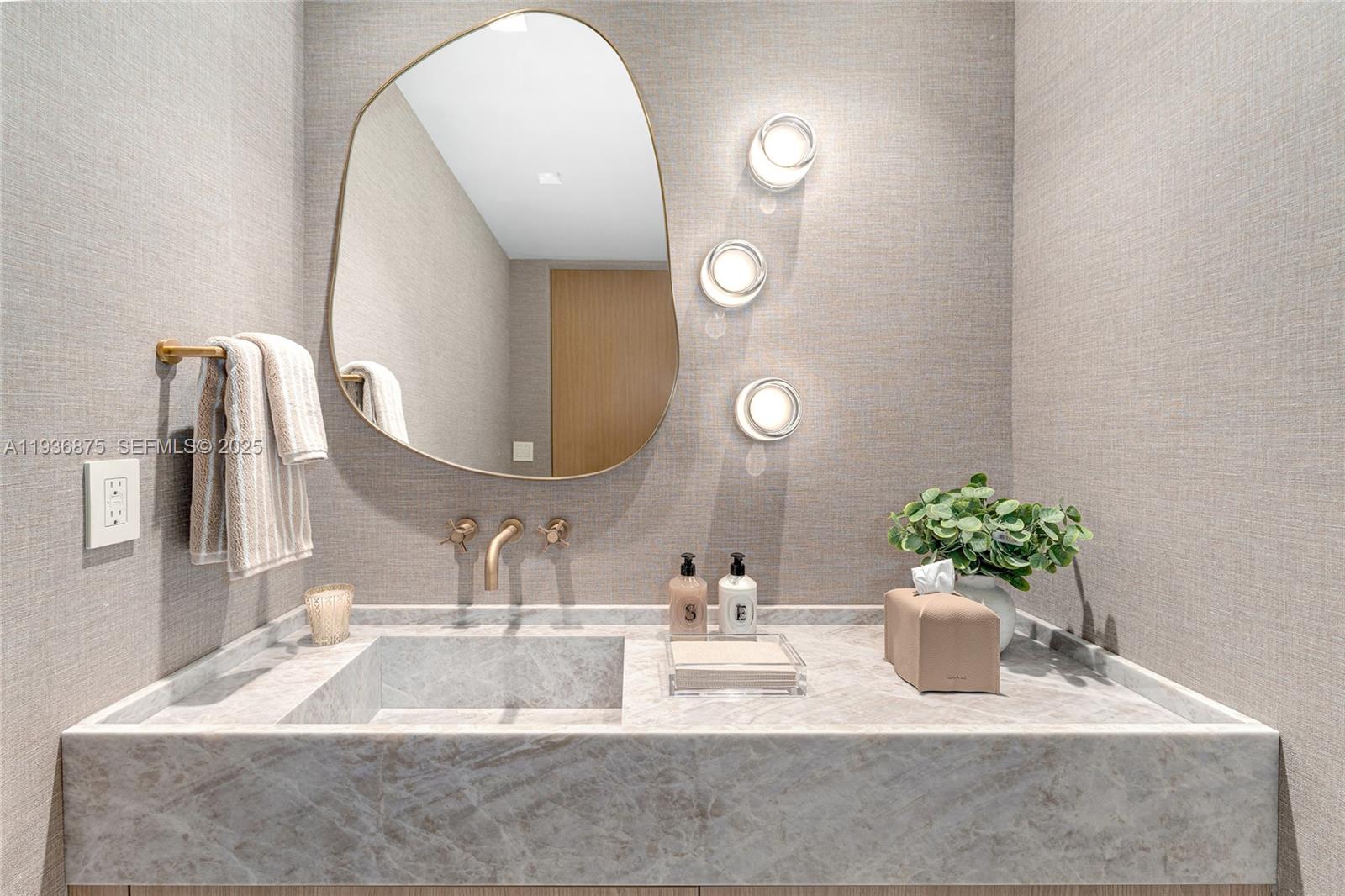 2521 Fisher Island Drive 6201 Property Photo 45